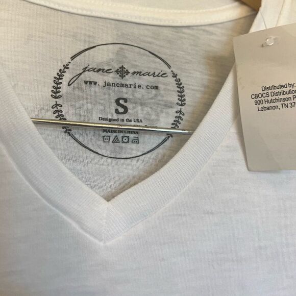 Women’s NWT Not In The Moood!  heifer T-shirt. Size Small. - Picture 3 of 5